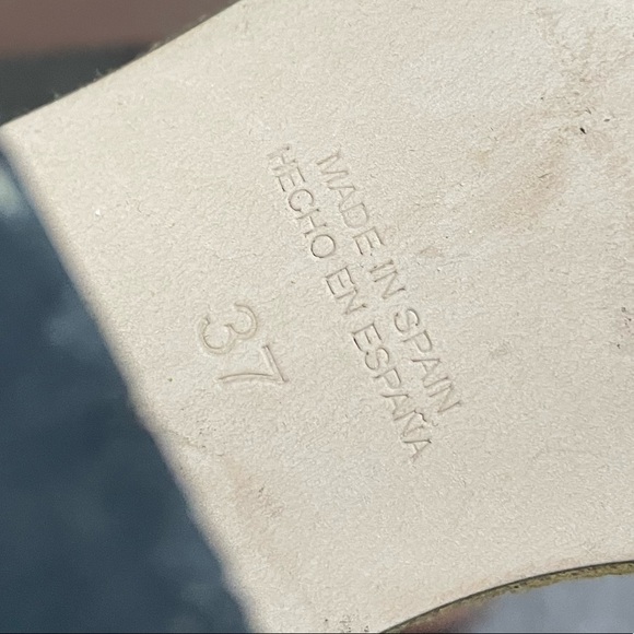 Free People tan snakeskin heels. 37. - Picture 6 of 9